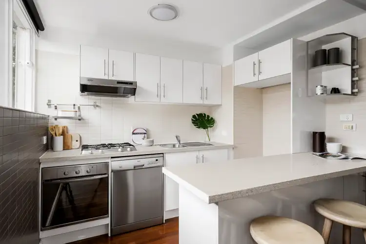 Fourth view of Homely apartment listing, 2/37 Park Street, Hawthorn VIC 3122