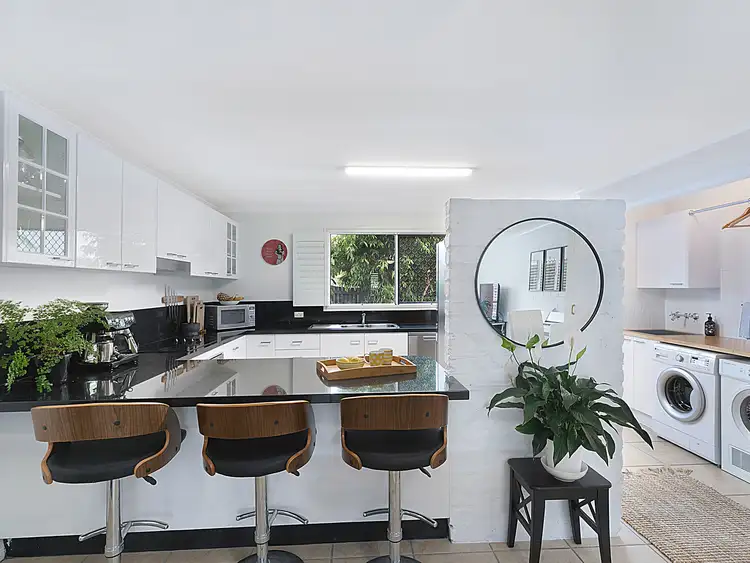 4/98 Amarina Avenue, Mooloolaba QLD 4557