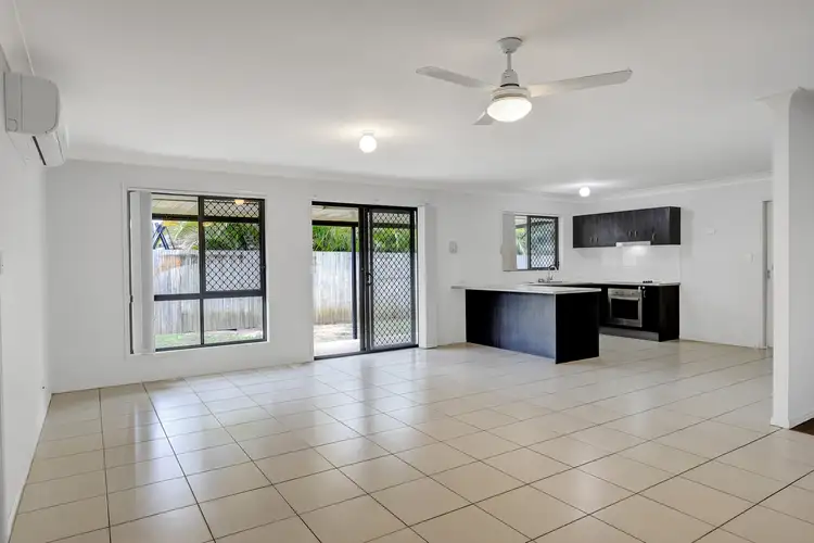 1 Edward Close, North Lakes QLD 4509