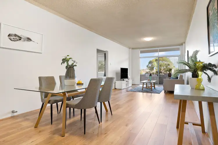 8/6 Fraters Avenue
