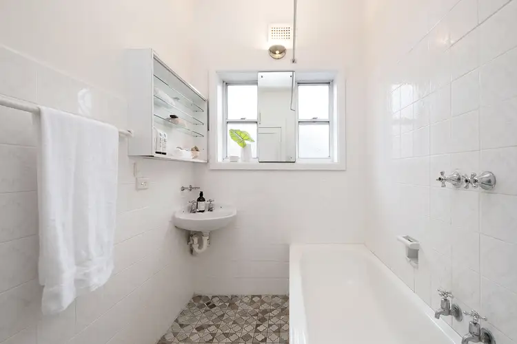 Fifth view of Homely apartment listing, 4/43 Francis Street, Bondi Beach NSW 2026