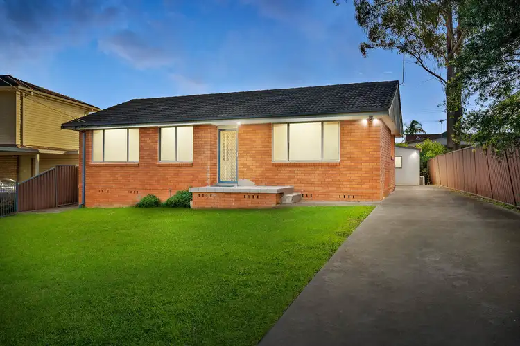 11 Twickenham Avenue, Cambridge Park NSW 2747