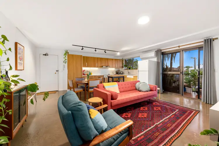 1/3 Curd Street, Greenslopes QLD 4120