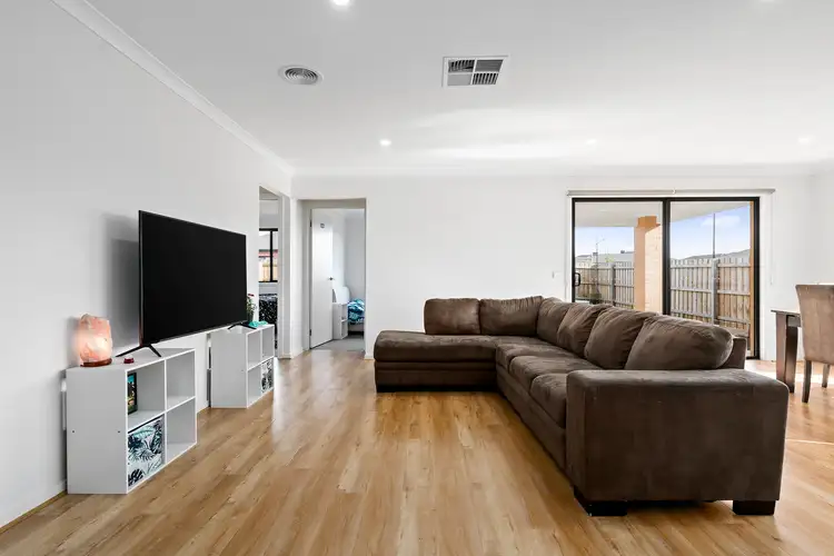 Sixth view of Homely house listing, 2 Pigdon Street, Weir Views VIC 3338