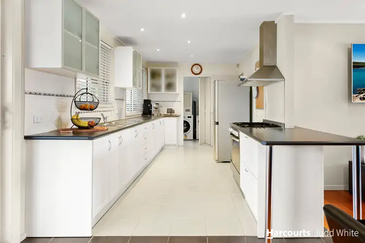 Second view of Homely house listing, 5 Narla Court, Glen Waverley VIC 3150