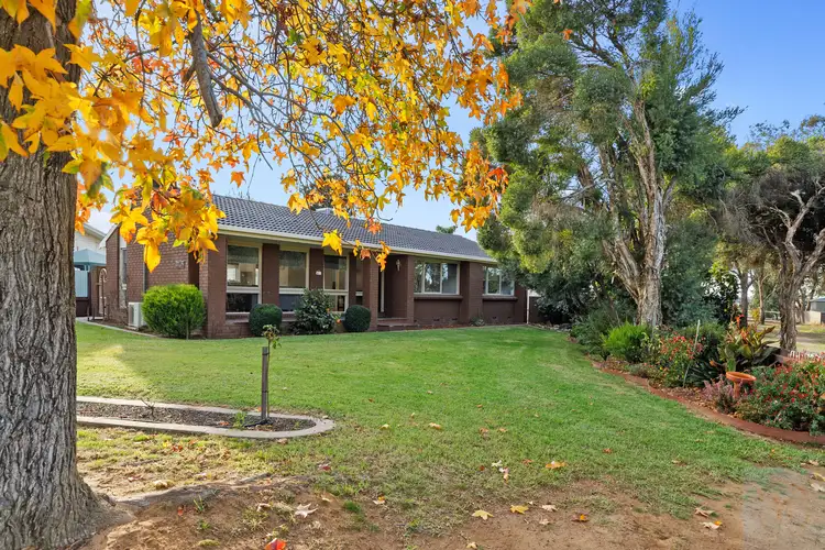 102 Hennessy Street, Tocumwal NSW 2714