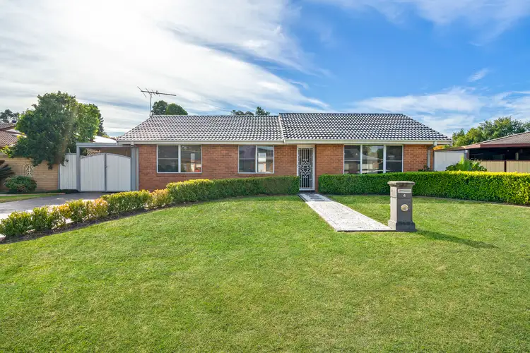 4 Chateau Crescent, St Clair NSW 2759