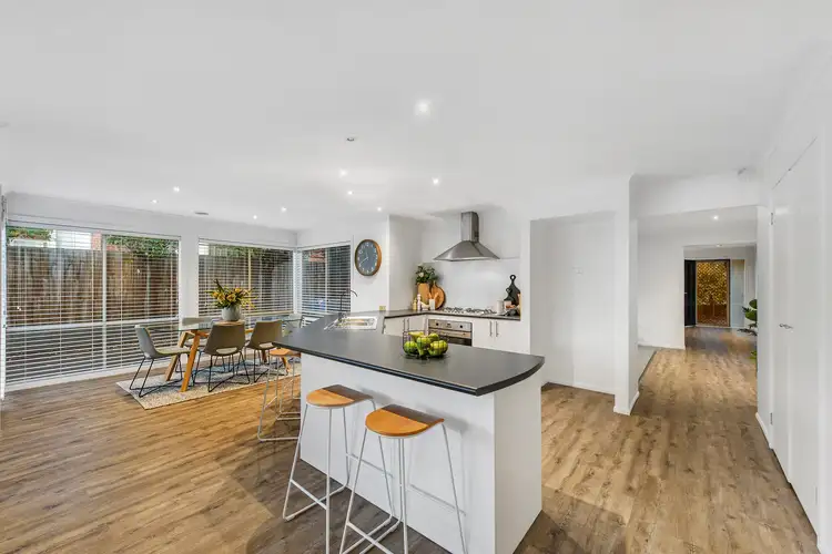 Fifth view of Homely house listing, 7 James Court, Hillside VIC 3037