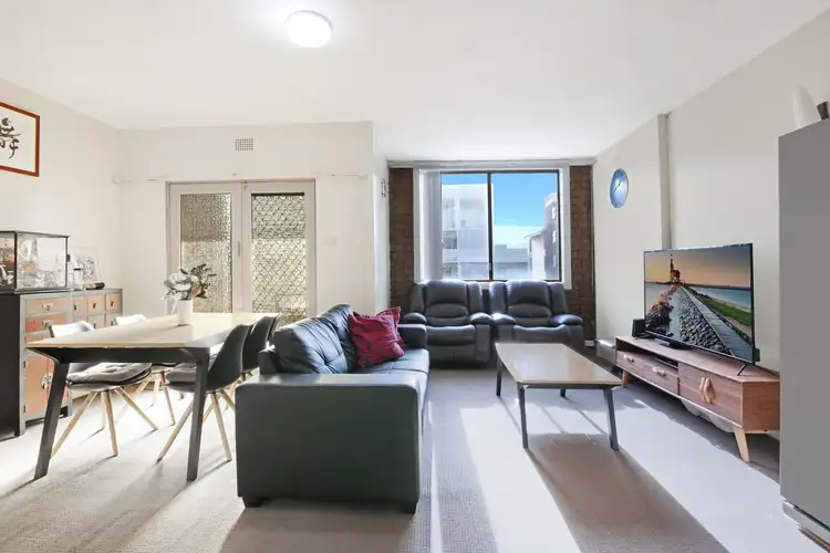 Main view of Homely unit listing, 2/57 New Dapto Road, Wollongong NSW 2500