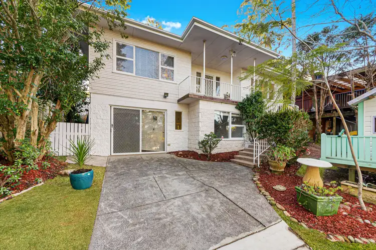 4 Sunset Street, Wyoming NSW 2250