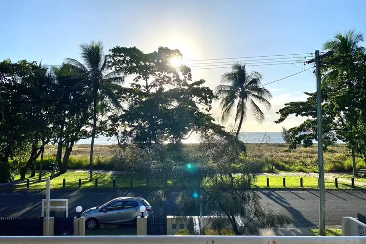3/53 Sims Esplanade, Yorkeys Knob QLD 4878