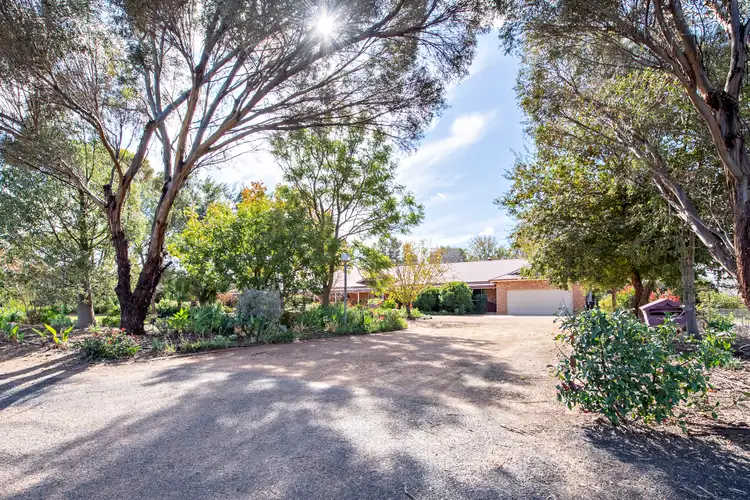 74 Hennessy Drive, Dubbo NSW 2830