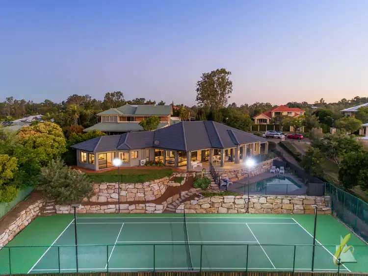 68 Nolan Rise, Brookfield QLD 4069
