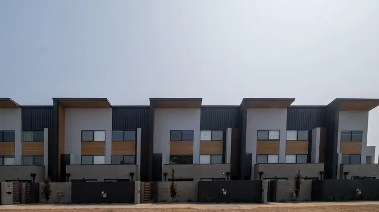 5/10 John Gorton Drive, Coombs ACT 2611