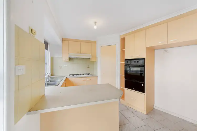 Fifth view of Homely unit listing, 2/17 Yeats Drive, Delahey VIC 3037