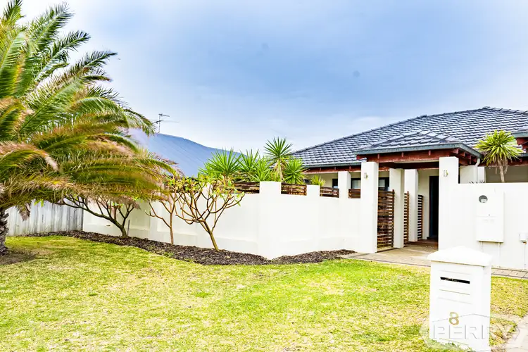 8 Grasshill Grange, Halls Head WA 6210