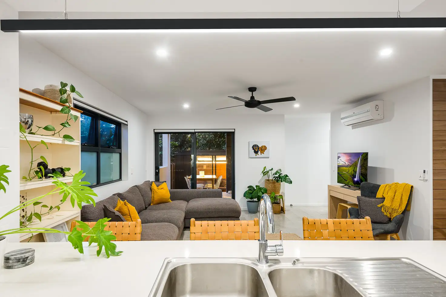 Main view of Homely house listing, 2/73 Primrose Street, Sherwood QLD 4075