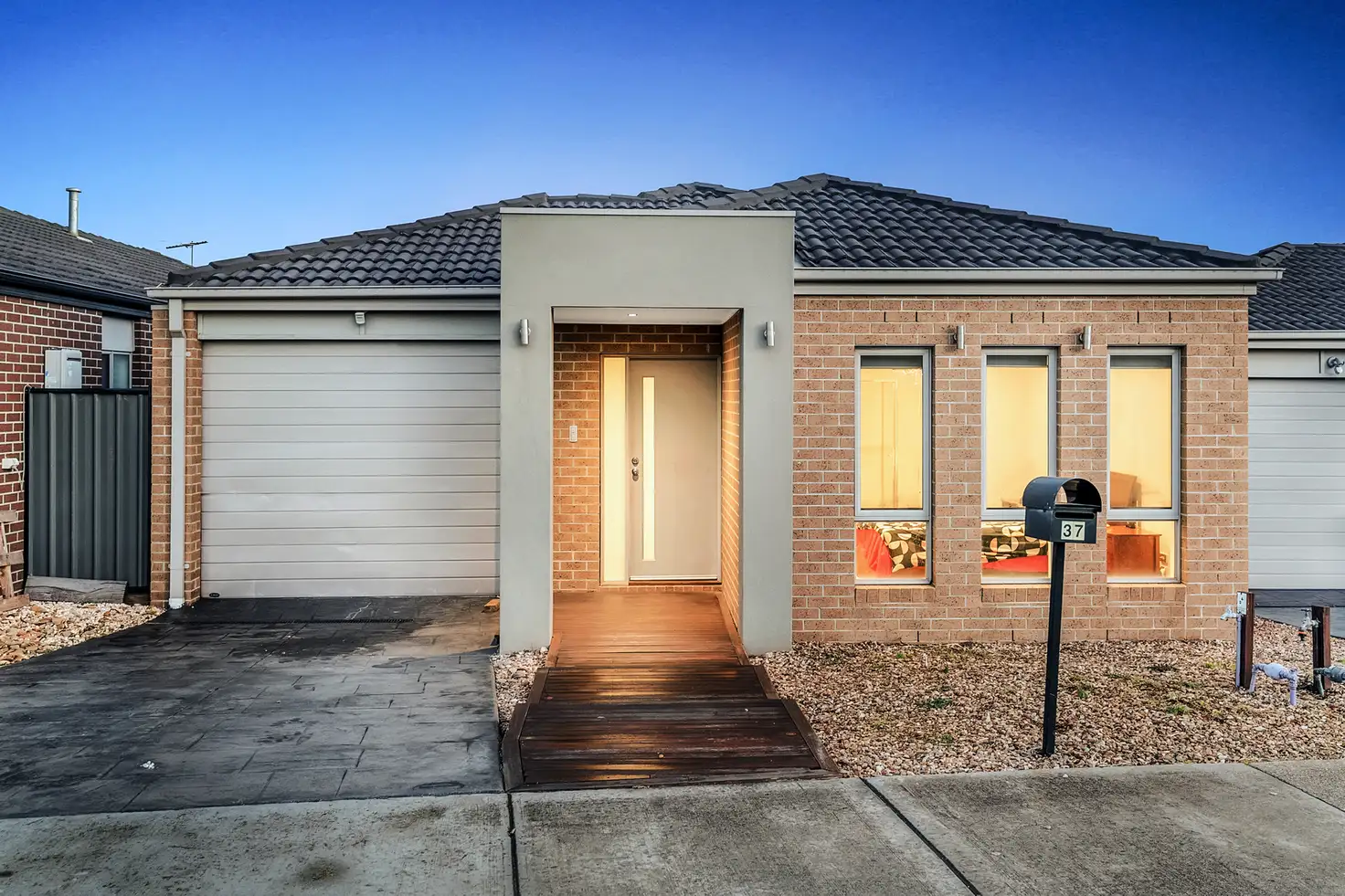 Main view of Homely house listing, 37 Kensley Circuit, Craigieburn VIC 3064
