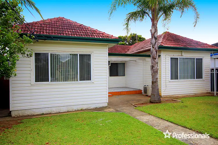 4 Fifth Avenue, Condell Park NSW 2200