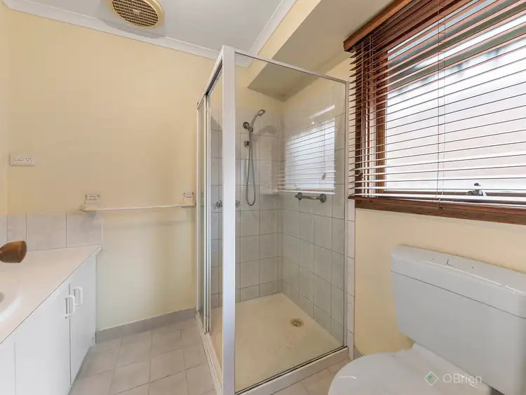 Fifth view of Homely house listing, 6 Elda Court, Cranbourne North VIC 3977