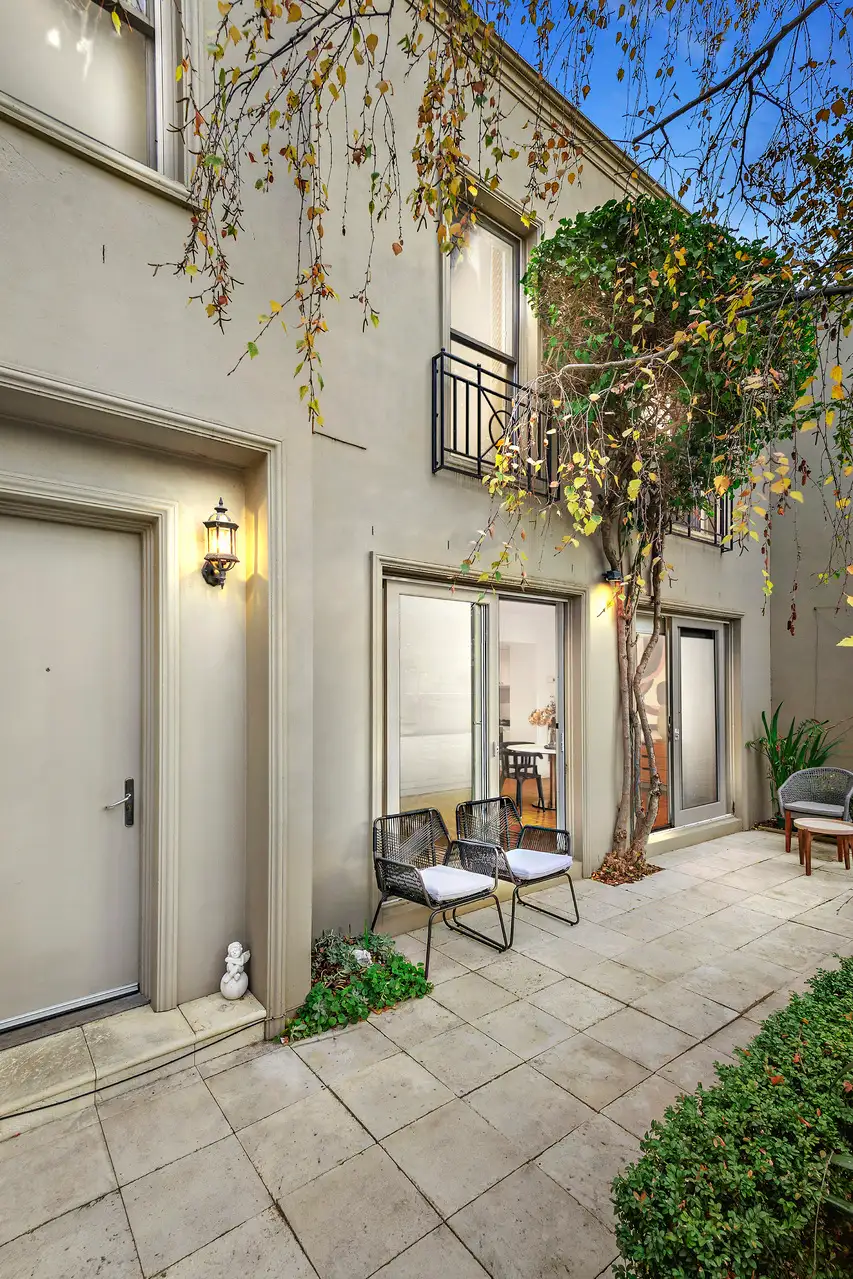 Main view of Homely townhouse listing, 2/4 Airlie Avenue, Prahran VIC 3181