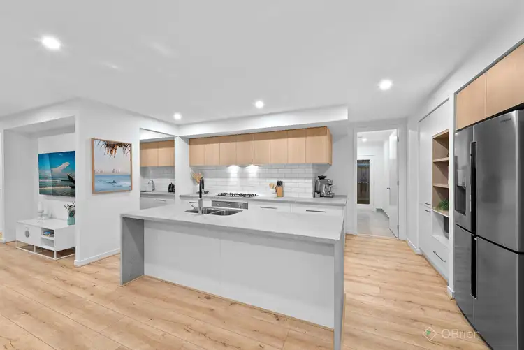 Fourth view of Homely house listing, 8 Lysanne Crescent, Berwick VIC 3806