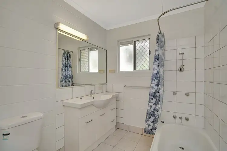 Sixth view of Homely unit listing, 1/5-6 Seary Close, Whitfield QLD 4870