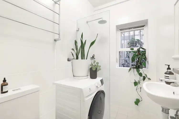 Fifth view of Homely apartment listing, 2/2 Tusculum Street, Potts Point NSW 2011