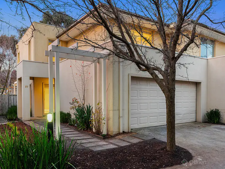 17/2 Coventry Drive, Sandhurst VIC 3977