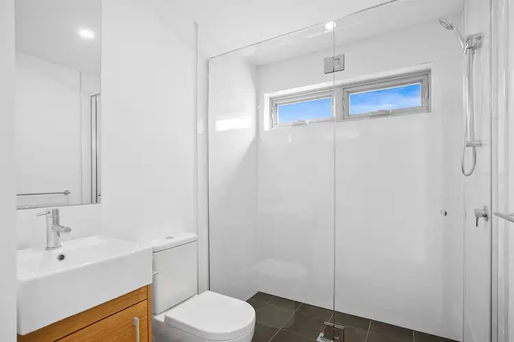 Sixth view of Homely unit listing, 2/35-37 Tarcoola Crescent, Chevron Island QLD 4217