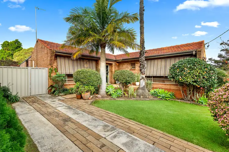 13 Phillips Crescent, Mangerton NSW 2500