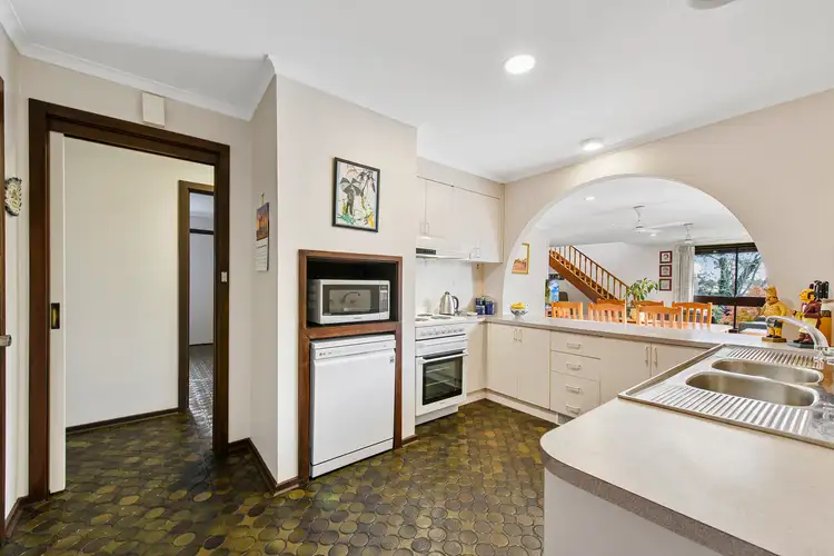 Fifth view of Homely house listing, 3 Huon Court, Keilor VIC 3036