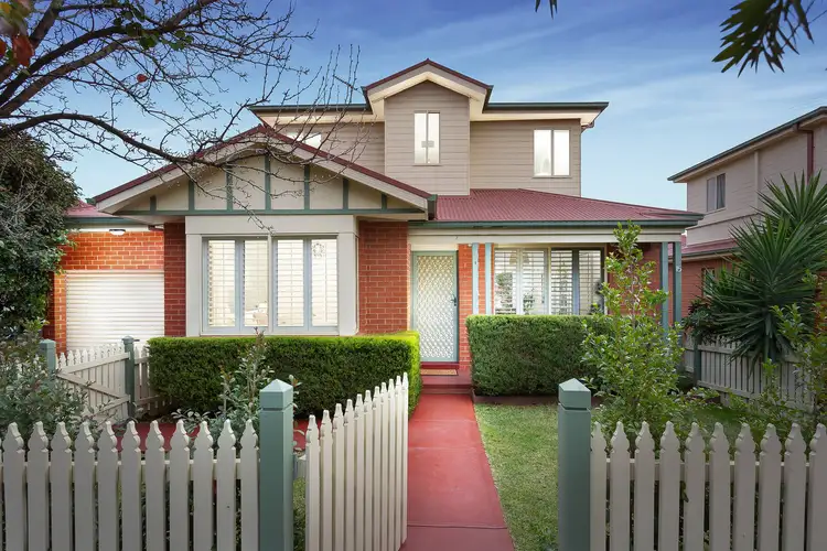 1/15 Station Road, Oak Park VIC 3046