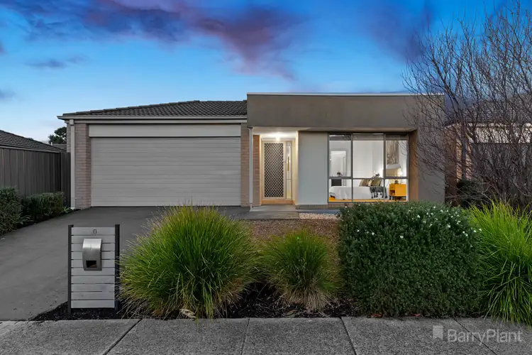 10 Gladiolus Circuit, Cranbourne North VIC 3977