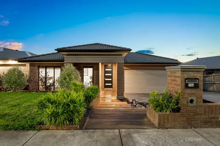 104 Jackson Drive, Drouin VIC 3818