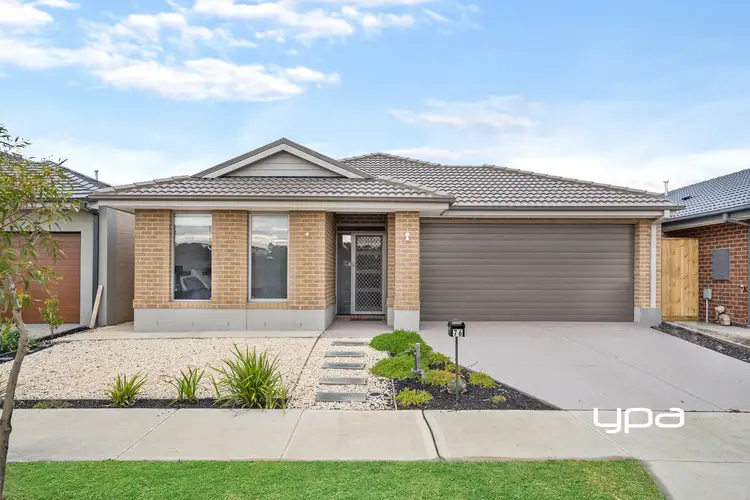 76 Light Horse Circuit, Sunbury VIC 3429