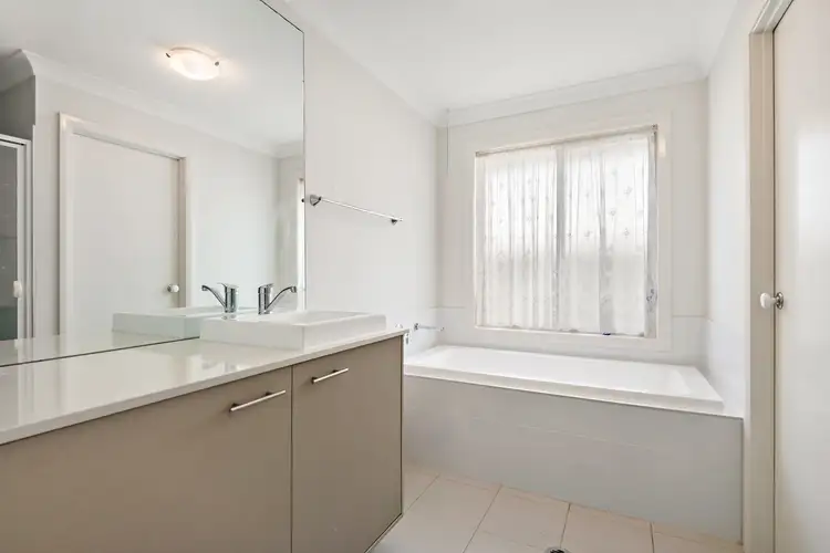 Fifth view of Homely house listing, 36 Les Circuit, Gillieston Heights NSW 2321
