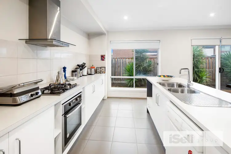 Fifth view of Homely house listing, 4 Watergrass Court, Keysborough VIC 3173