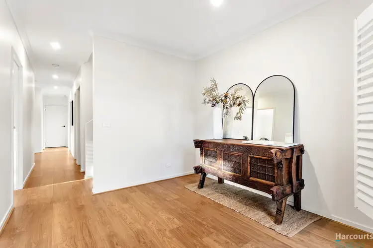 Sixth view of Homely townhouse listing, 8a Tripani Avenue, Lalor VIC 3075