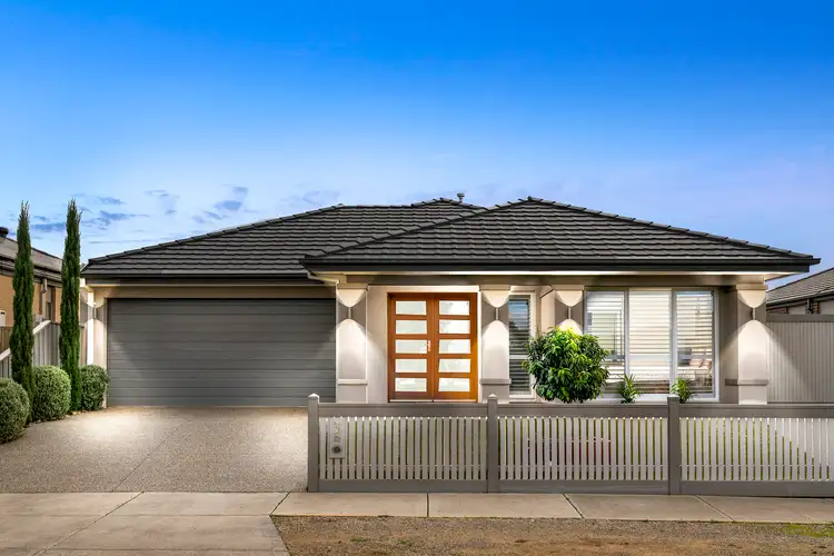 8 Logan Street, Eynesbury VIC 3338