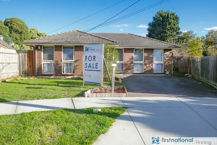 8 Carole Court, Cranbourne VIC 3977