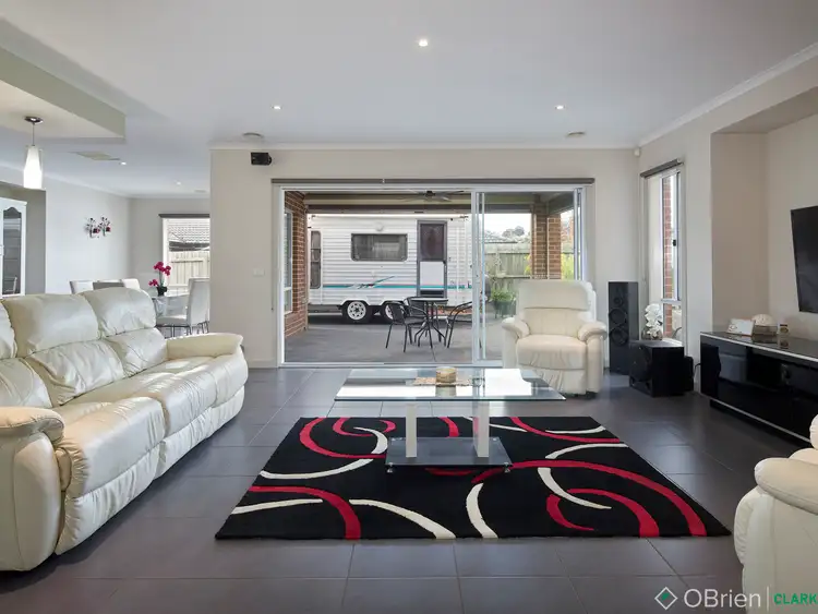 Fifth view of Homely house listing, 10 Shakespeare Court, Drouin VIC 3818