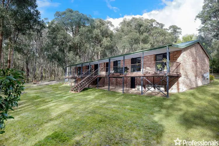 11 Hillcrest Drive, Mcmahons Creek VIC 3799