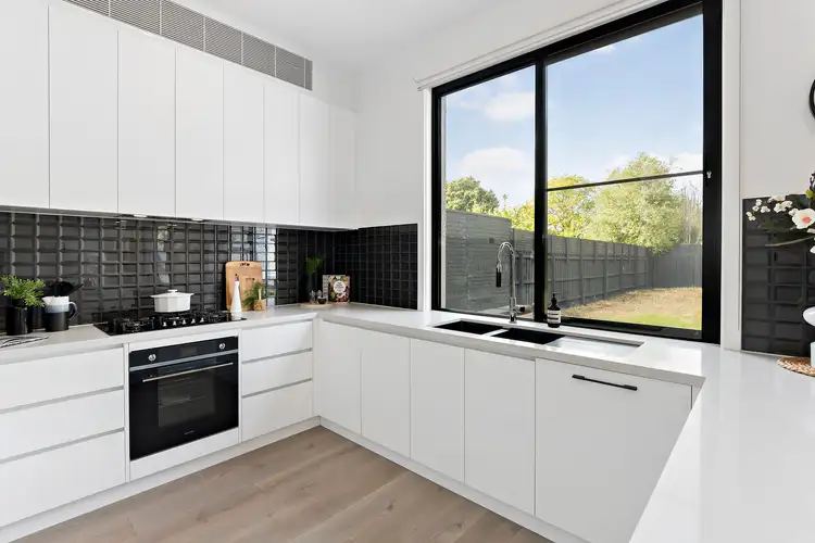 Fifth view of Homely house listing, 2 Rose Street, Bentleigh VIC 3204