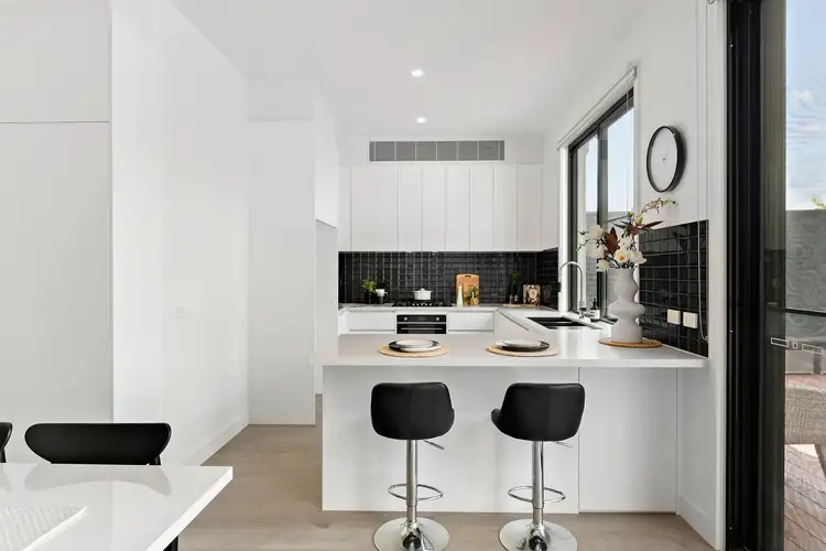 Sixth view of Homely house listing, 2 Rose Street, Bentleigh VIC 3204
