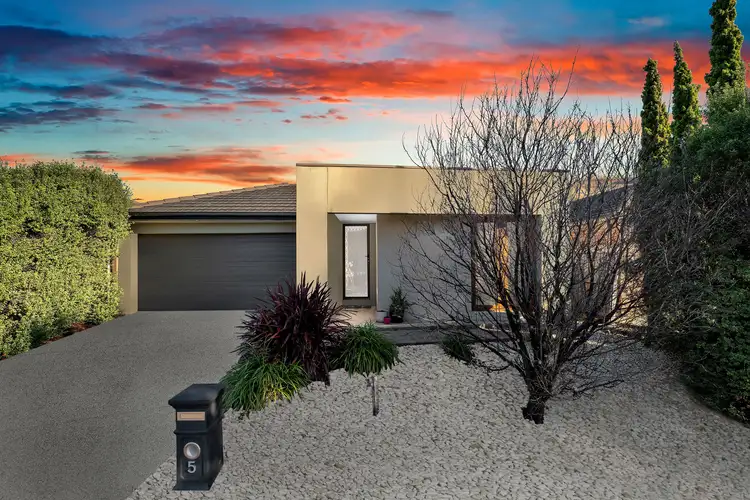 5 Cloudy Crescent, Point Cook VIC 3030