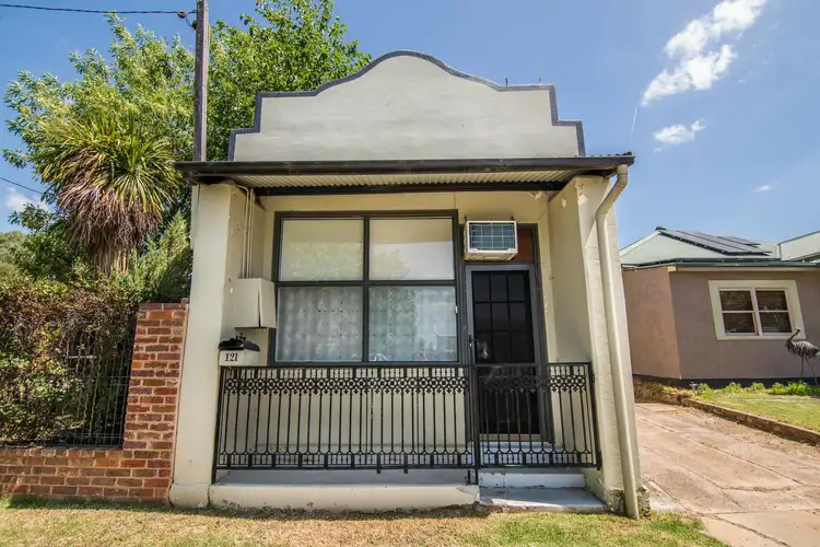 121 Gladstone Street