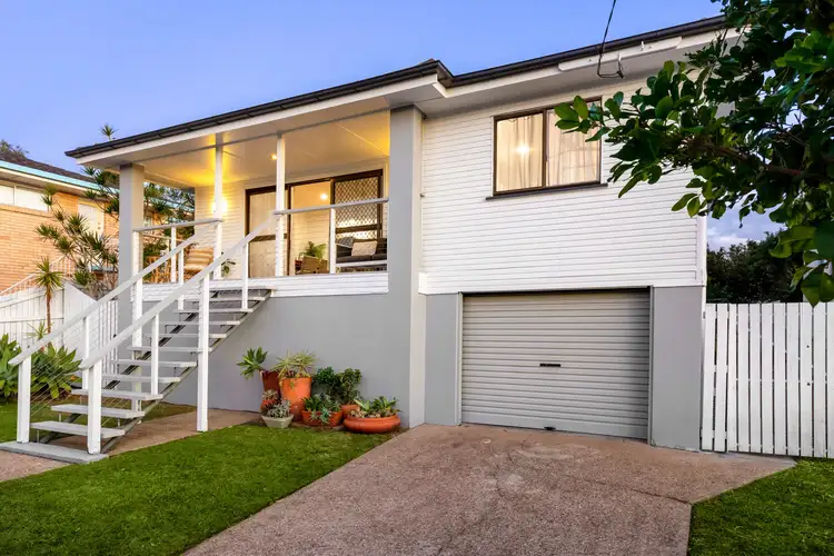 9 McIlwraith Avenue, Norman Park QLD 4170