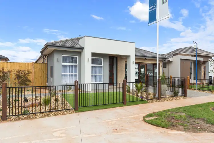 18 Wiltshire Boulevard, Thornhill Park VIC 3335