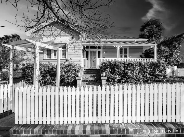 42 Marsh Street, Armidale NSW 2350